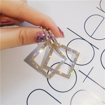 Elegant Crystal Earrings (Round Style) Gold/Silver